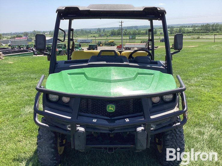 2019-john-deere-gator-image-9