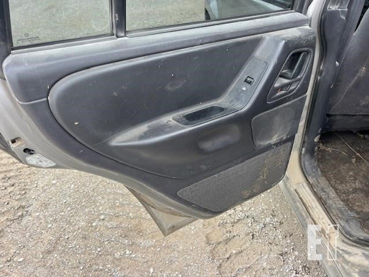 2001-jeep-grand-cherokee-laredo-image-29