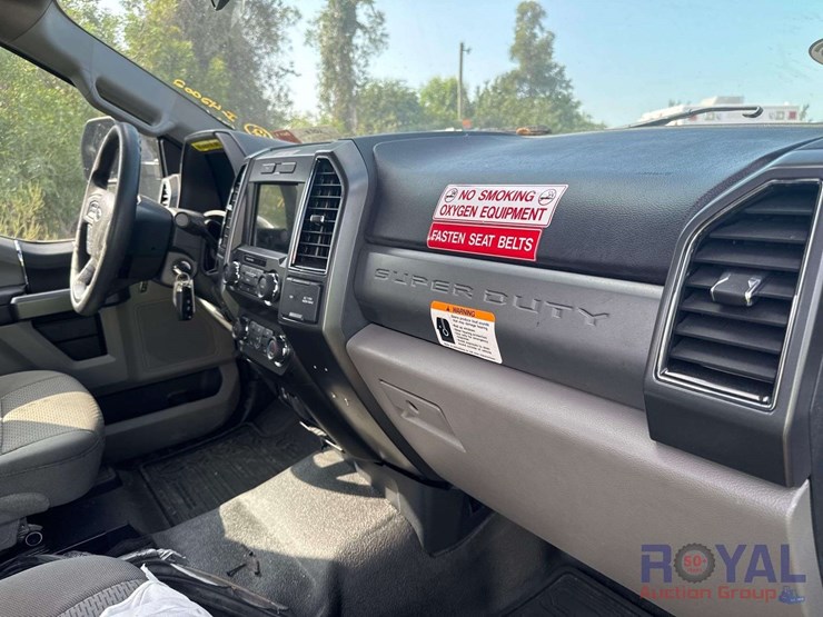 2022-ford-f550-image-22