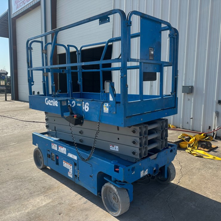 2017 GENIE GS2646