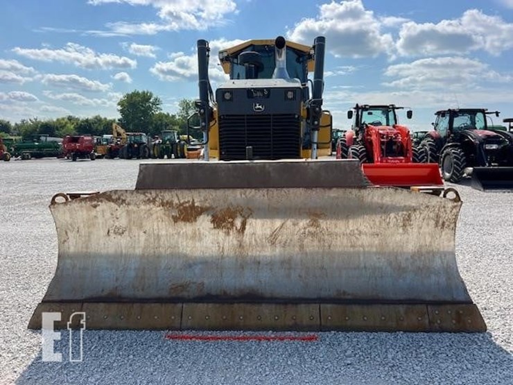 2021-deere-850l-wlt-image-12