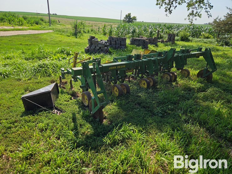 john-deere-825-image-3