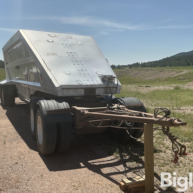 2003 TRAVIS 35 FT