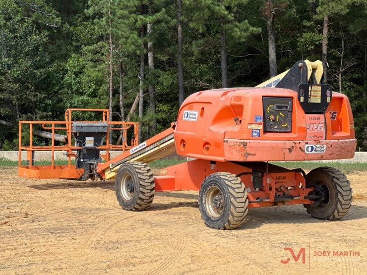 2014-jlg-400s-image-1