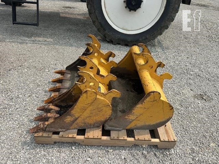 2014-deere-35g-image-36