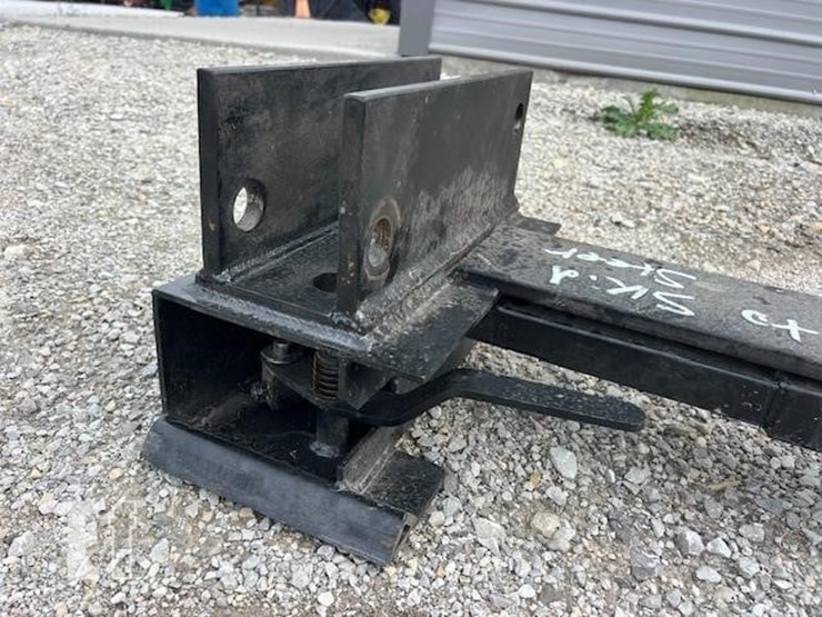 john-deere-148-image-3