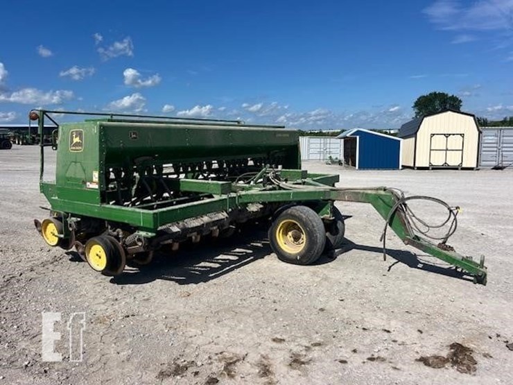 1993-john-deere-750-image-1