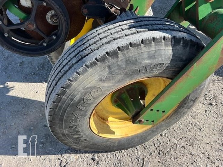 2009-john-deere-1770nt-image-47