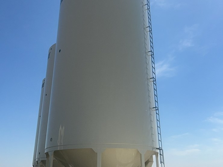 concept-7,500-bu.-hopper-bin-with-agi-grainguard-bin-fan,-10-hp-3-phase-electric-motor-image-21
