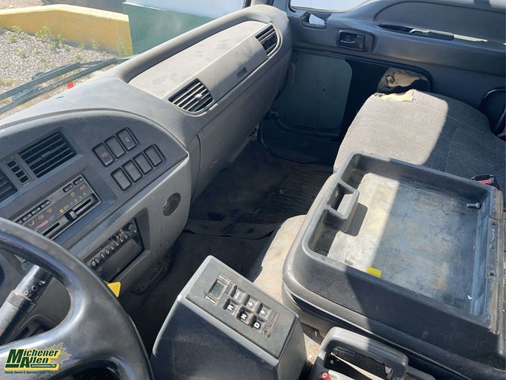2007-gmc-t7500-image-6