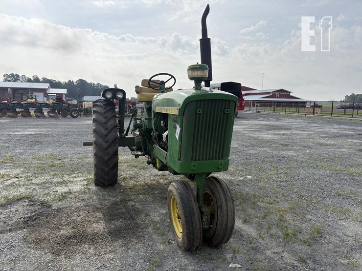 1965-john-deere-2010-image-2