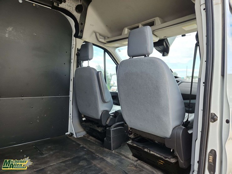 2019-ford-transit-image-26