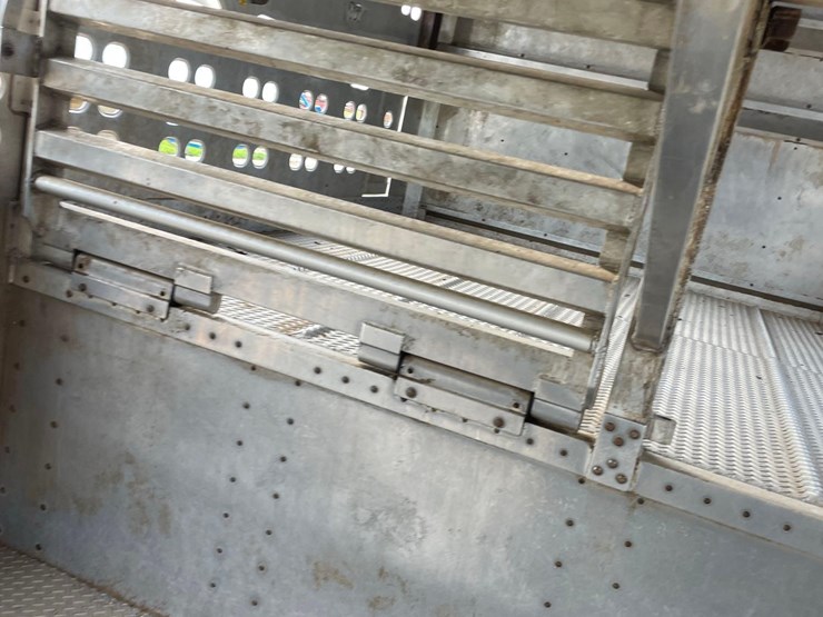 2021-eby-livestock-trailer-image-85