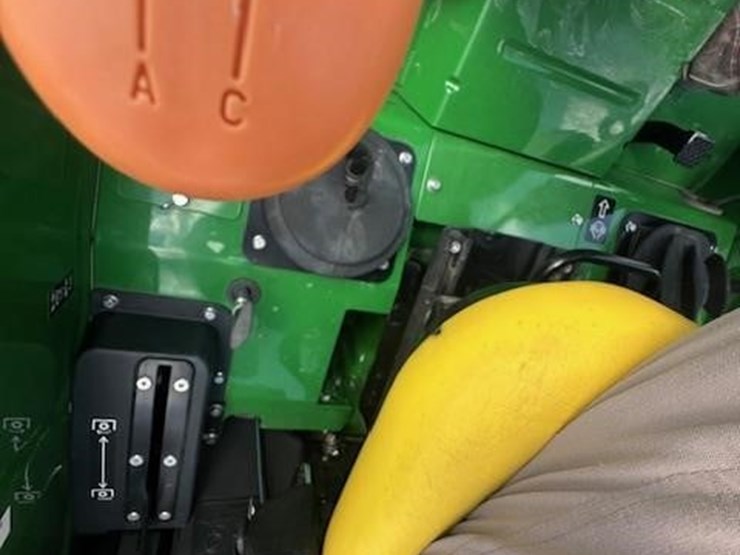 2023-john-deere-5050e-image-28
