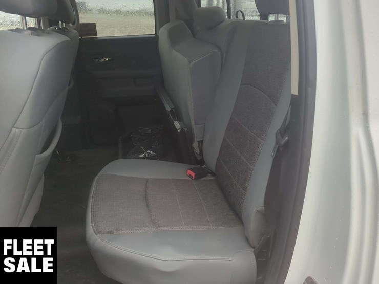 2014-ram-1500-slt-image-12