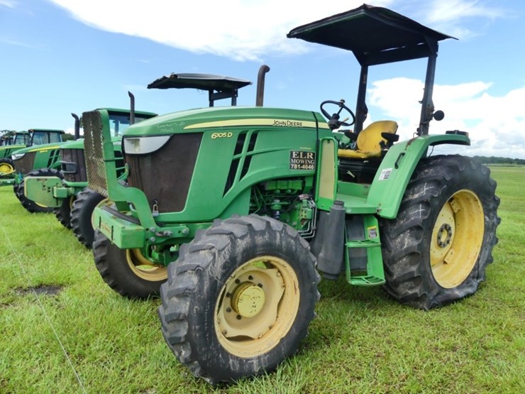 2013-john-deere-6105d-image-2