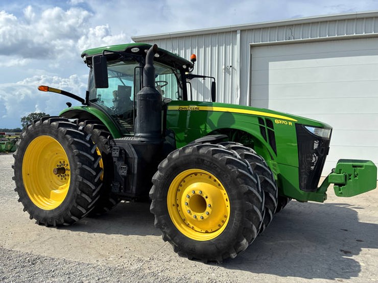 2018-john-deere-8370r-image-1