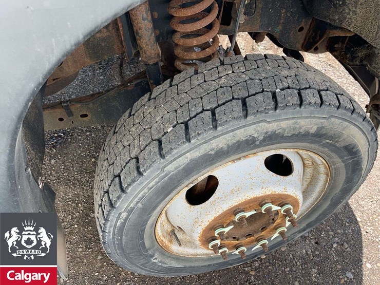 2011-ford-f550-image-16