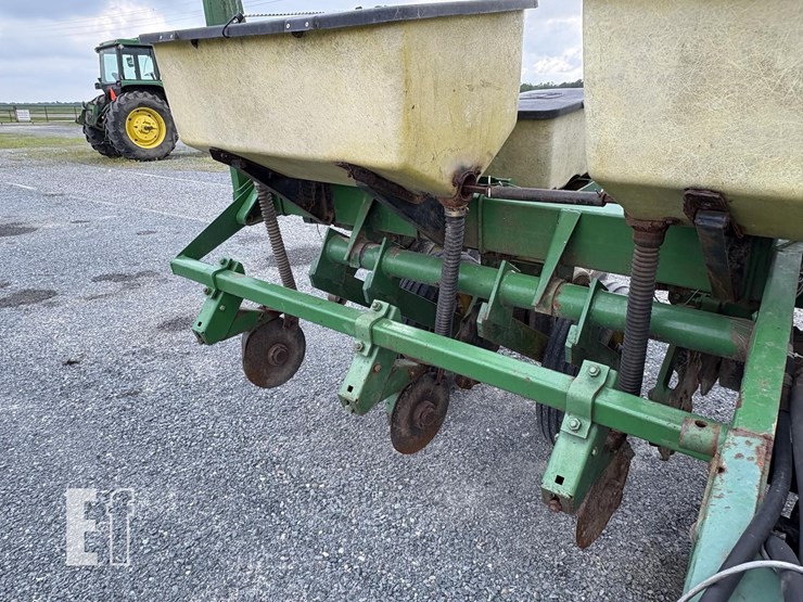 john-deere-7000-image-15