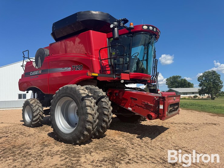 2010-case-ih-7120-image-3
