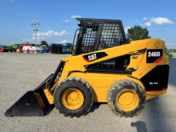 2019-caterpillar-246d-image-3