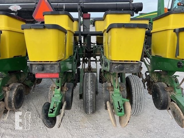 john-deere-1750-image-25