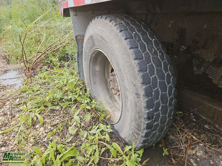 2012-kenworth-t800-image-18