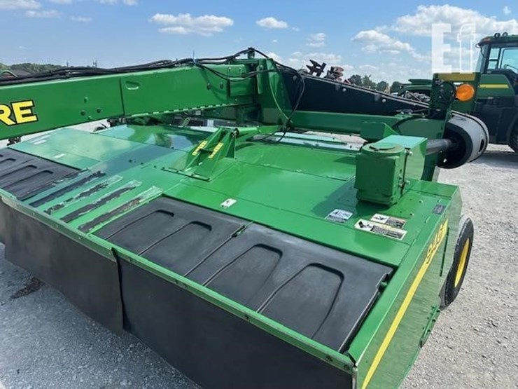 2016-john-deere-946-image-10