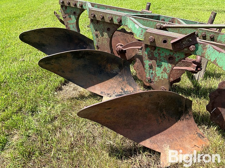 john-deere-810-image-15