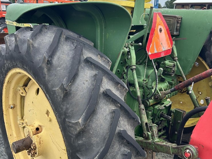 1968-john-deere-2010-image-2