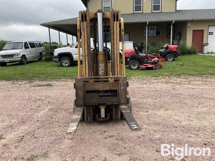 caterpillar-t50b-image-2