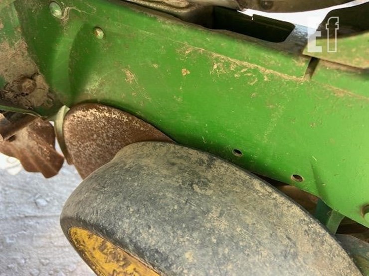 1993-john-deere-7200-image-22