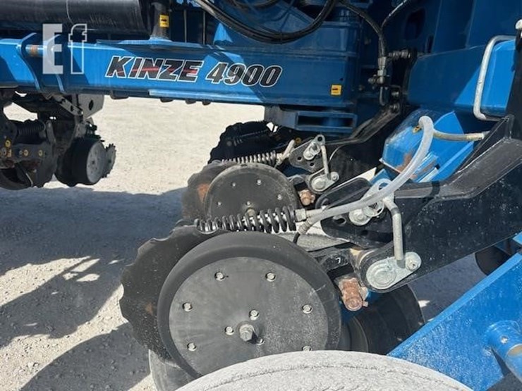 2014-kinze-4900-image-18