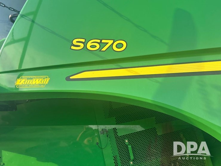 2013-john-deere-s670-image-28