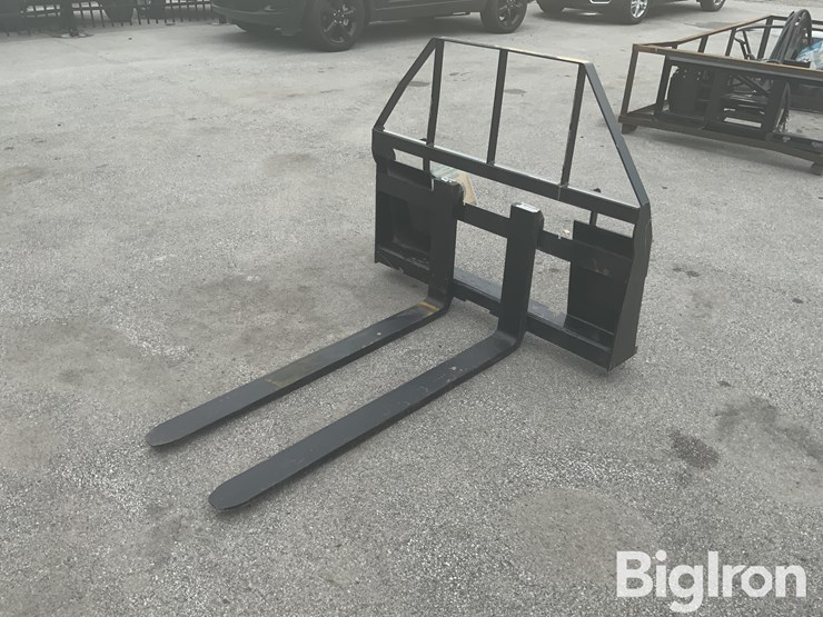 agt-saii00-48"-skid-steer-pallet-forks-&-mast-assembly-image-1