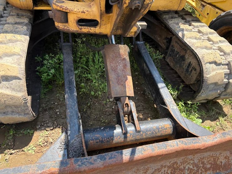 2010-caterpillar-305c-cr-image-9