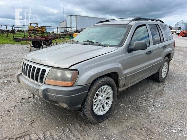 2001-jeep-grand-cherokee-laredo-image-1