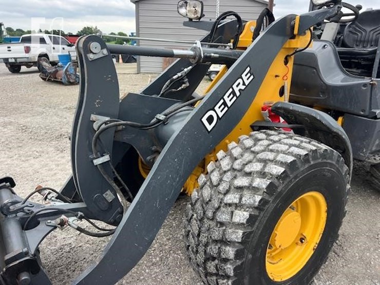 2020-deere-204l-image-28