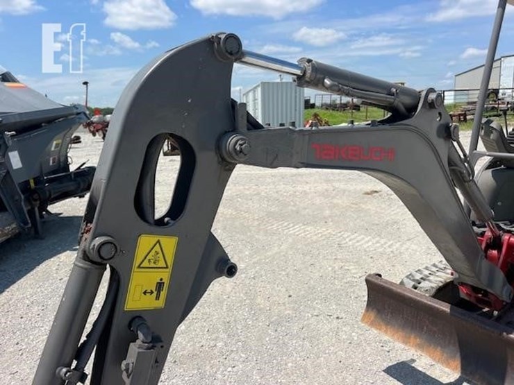 takeuchi-tb216-image-10