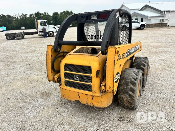 john-deere-250-image-9