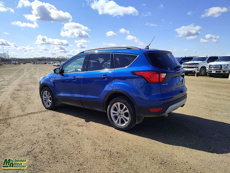 2019-ford-escape-sel-image-3
