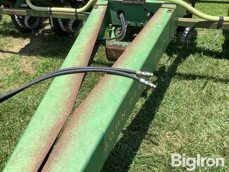 john-deere-7000-image-10