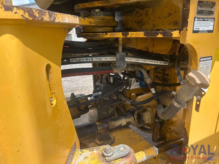 2005-johndeere-644k-image-11
