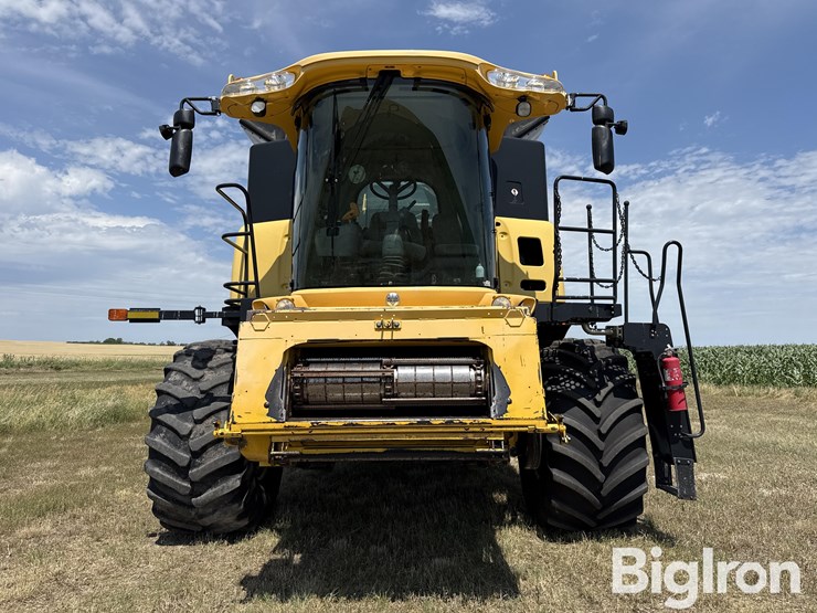 2008-new-holland-cr9070-image-2