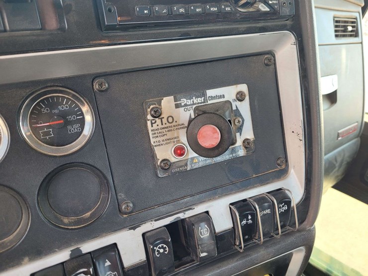 2015-kenworth-t800-image-13