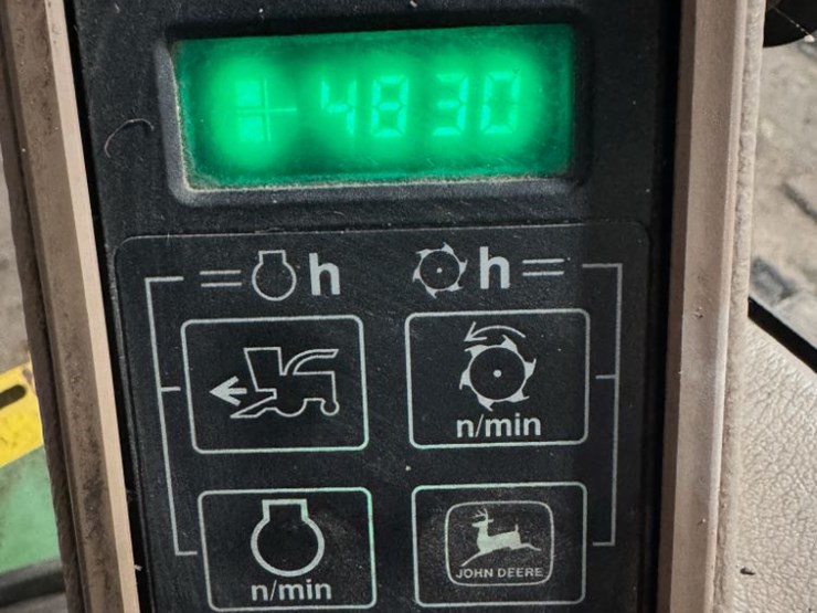 john-deere-6810-image-28