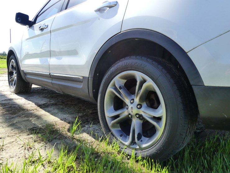 2012-ford-explorer-image-6