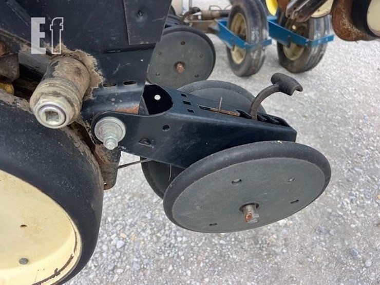 kinze-2600-image-16