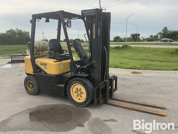 2016-daewoo-g25e-image-3