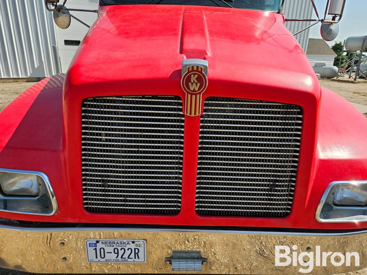 2001-kenworth-t300-image-13